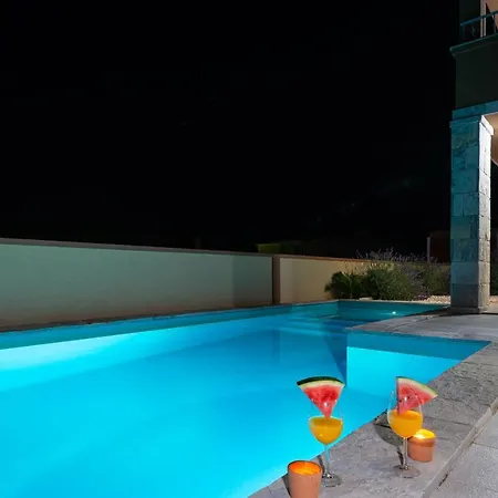 Luscinia Privlaka (Zadar)