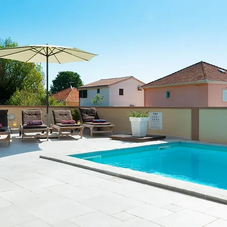 Luscinia Privlaka (Zadar)