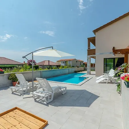 Luscinia Villa Privlaka (Zadar)