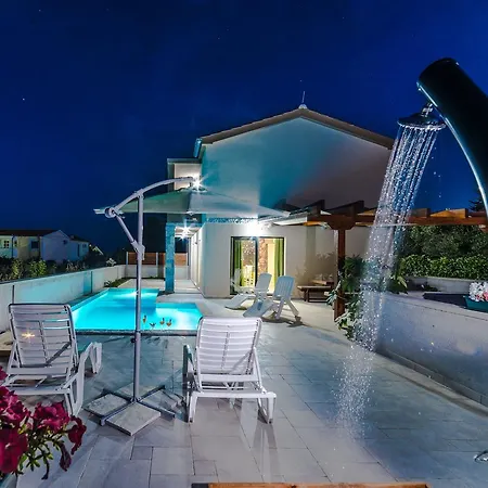 Luscinia Privlaka (Zadar)