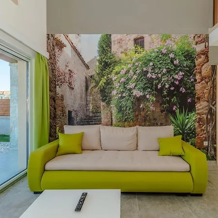 Luscinia Privlaka (Zadar)