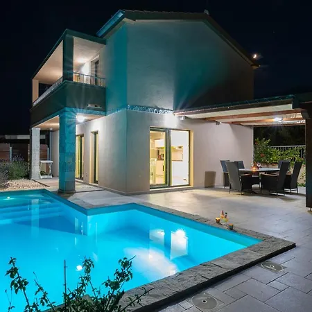 Luscinia Privlaka (Zadar)