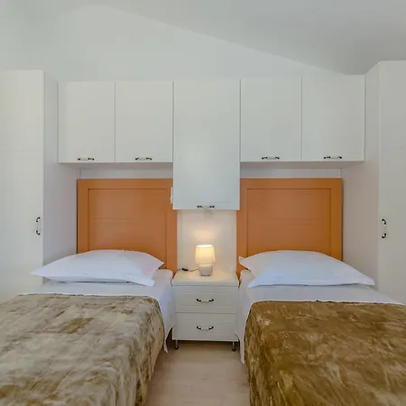 Luscinia Villa Privlaka (Zadar)